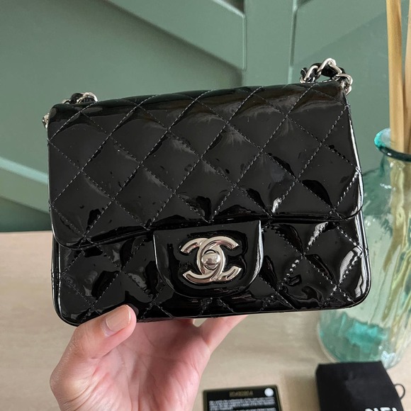 ❌SOLD❌EUC Chanel Classic Flap Mini Square Patent Black Silver HW Crossbody - Picture 4 of 16
